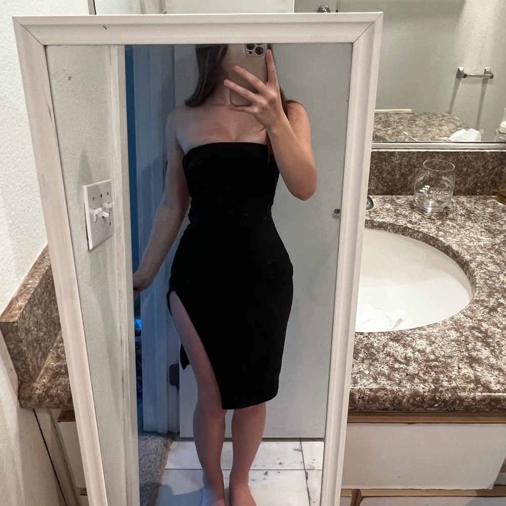 Elegant Black Strapless Dress